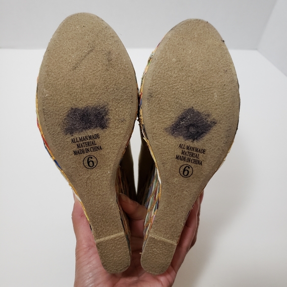 5/$15 Size 6 Speed Limit 98 Khaki Canvas Woven Platform Wedges - Picture 8 of 8